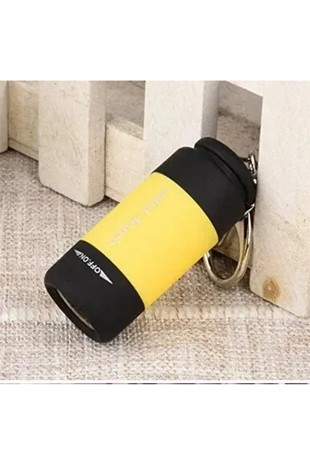 مصباح يدوي صغير LED أصفر محمول قابل لإعادة الشحن عبر USB، مصباح سلسلة مفاتيح مقاوم للماء للاستخدام المنزلي والخارجي
