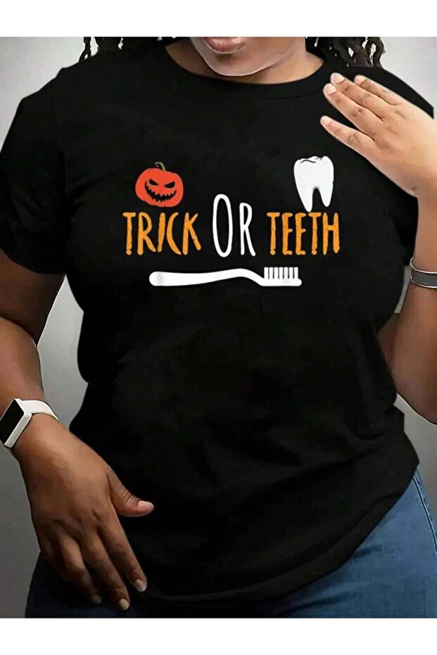 تي شيرت برسومات سوداء لعيد الهالوين بتصميم "Dentist & Dental Assistant Trick Or Teeth"