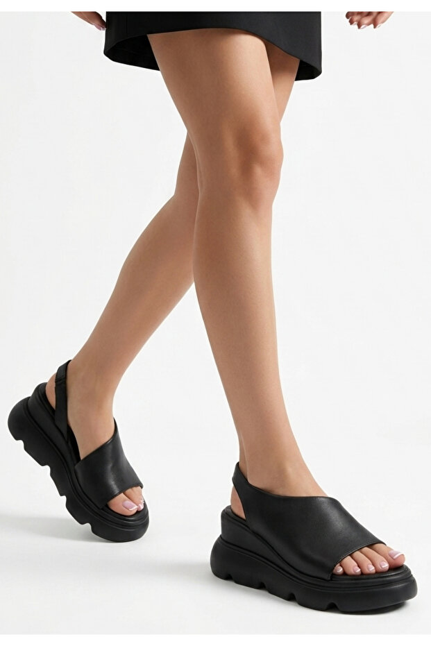 Todo Black Leather Wedge Heel Sandals