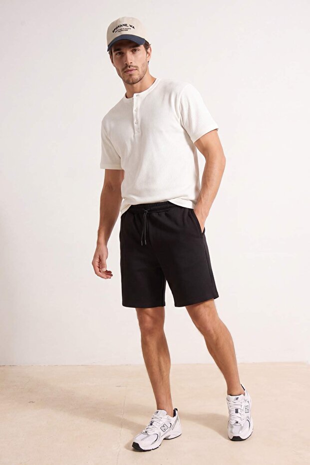Siyah Regular/Normal Kesim Kalın Basic Şort & Bermuda TMNSS26SR00001 - 2