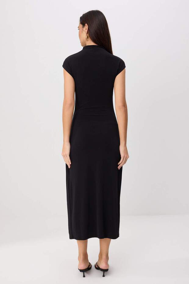 Siyah Düz Bodycon Bisiklet Yaka Standart Kol Kısa Midi Esnek Örme Elbise TWOSS26EL00661 - 4