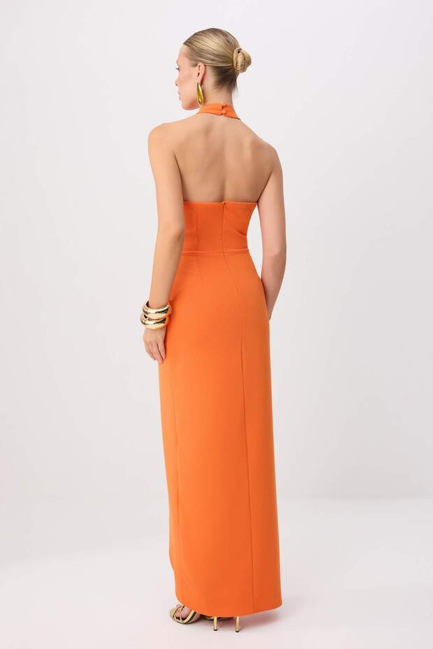 Turuncu Gold Aksesuar Detaylı Yırtmaçlı Drape Maxi Abiye & Mezuniyet Elbisesi TPRSS26AE00014 - 4