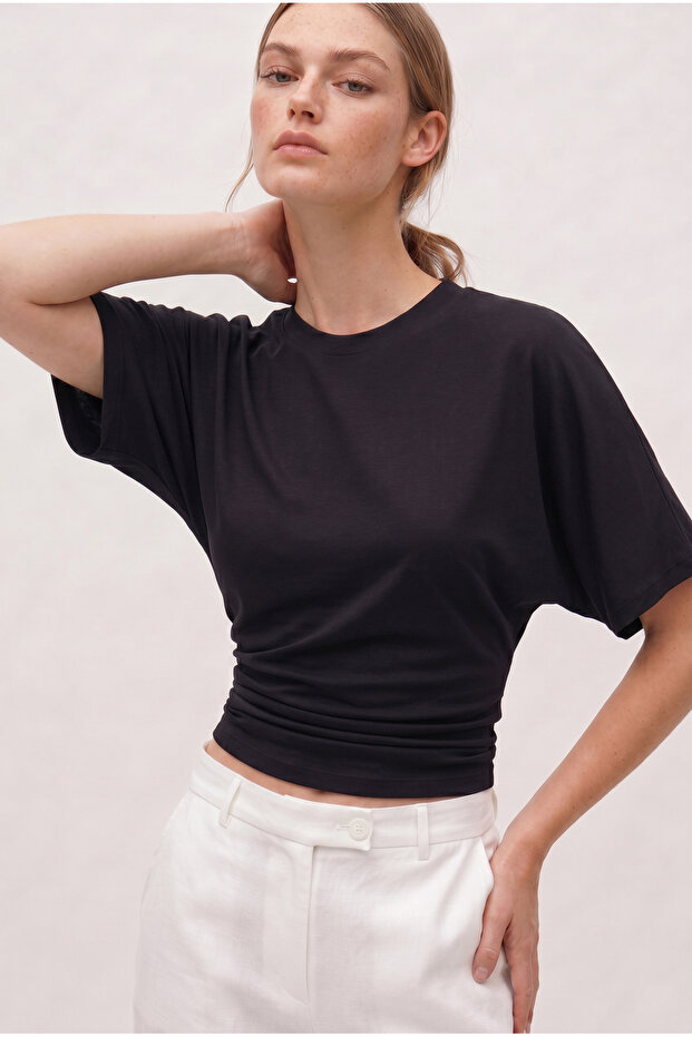 Black Ultra Premium Soft Waist-Fitting Wide Sleeve Blouse