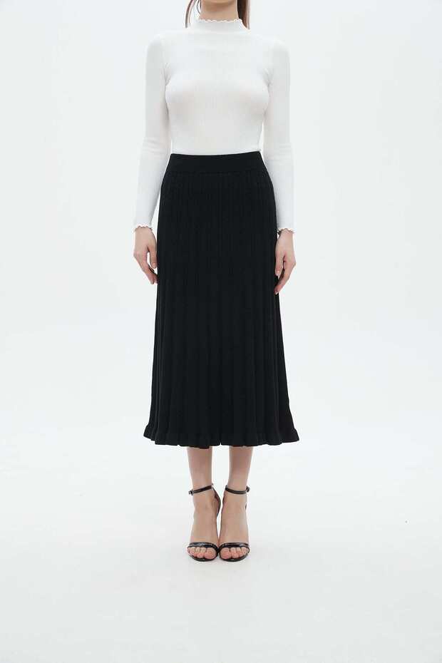Solid Pleated Midi Skirt - 2
