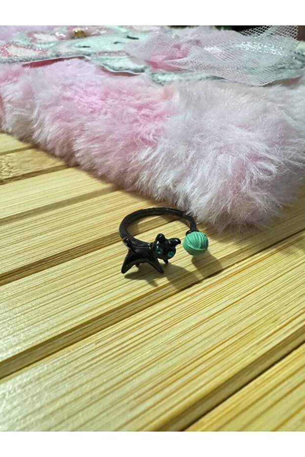 Adjustable Resin Kids Ring with Black Cat Ball Figure – Cute Cartoon Jewelry