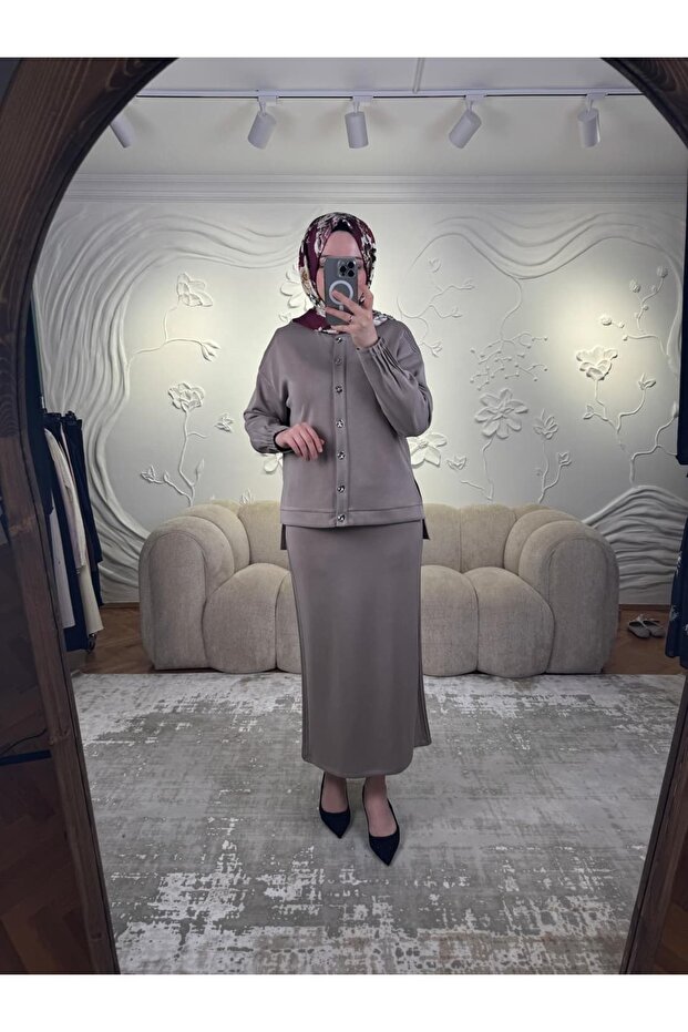 5029 طقم تنورة نيرفور باللون الجملي