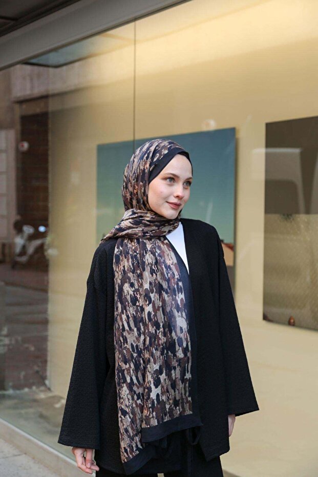 Allure Brush Pattern Shawl - Black-Mink