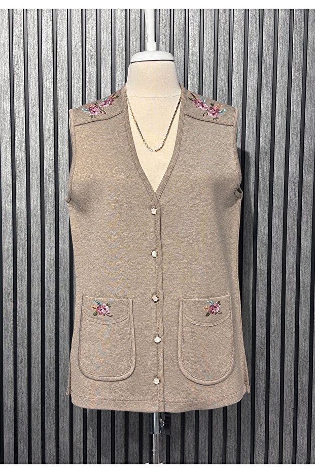 Steel Knitted 5-Button Shoulder Embroidered Mother's Vest Beige