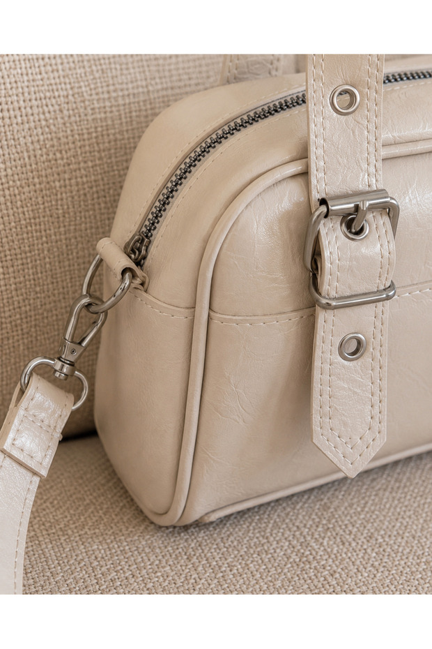 Women's Shoulder Bag with Adjustable Straps and Buckle Detail, Mink
