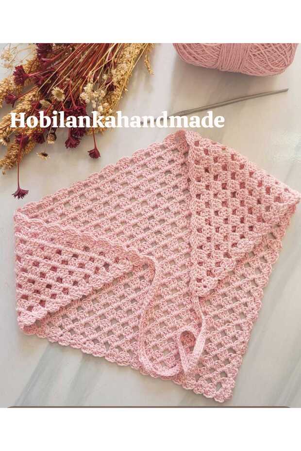 باندانا محبوكة يدويًا