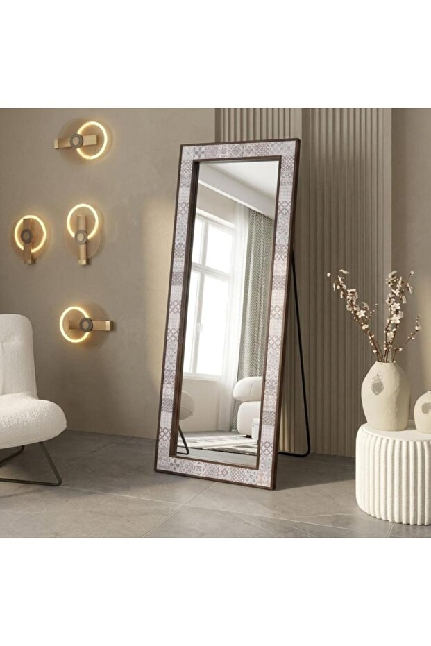 مرايا ارضيه ا طار خشبي انيق مقاس 162*65 cm