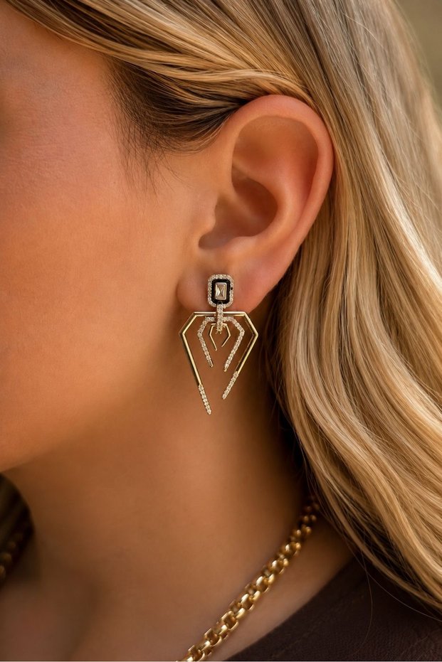 Tuelataki /Xuping Jewelry Zircon Stone Detailed Geometric Gold Earrings