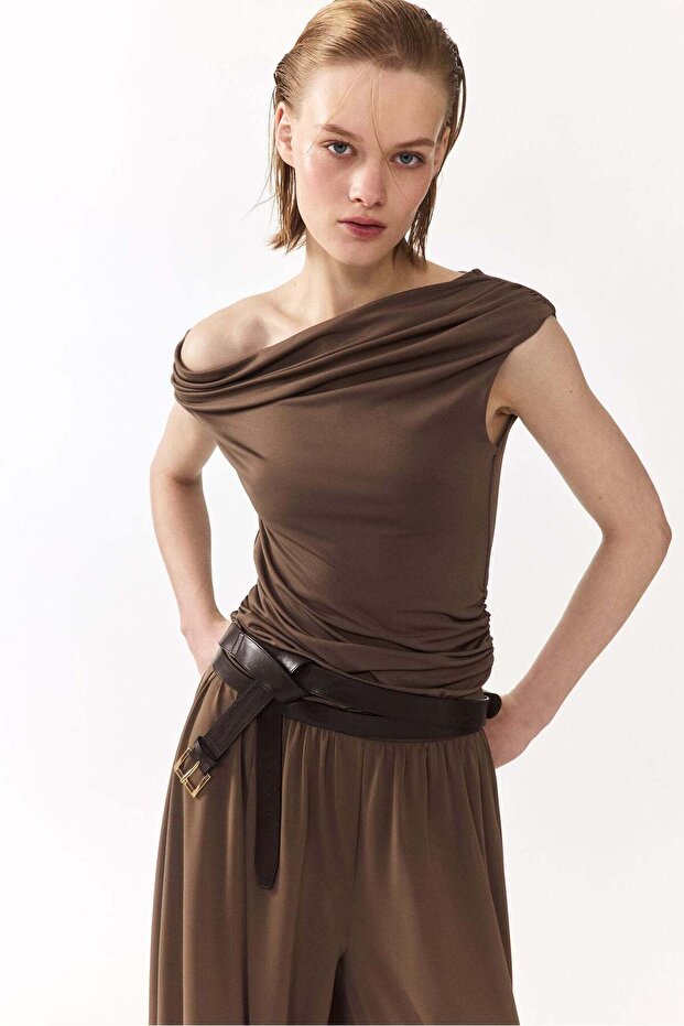 Draped one-shoulder top - 3