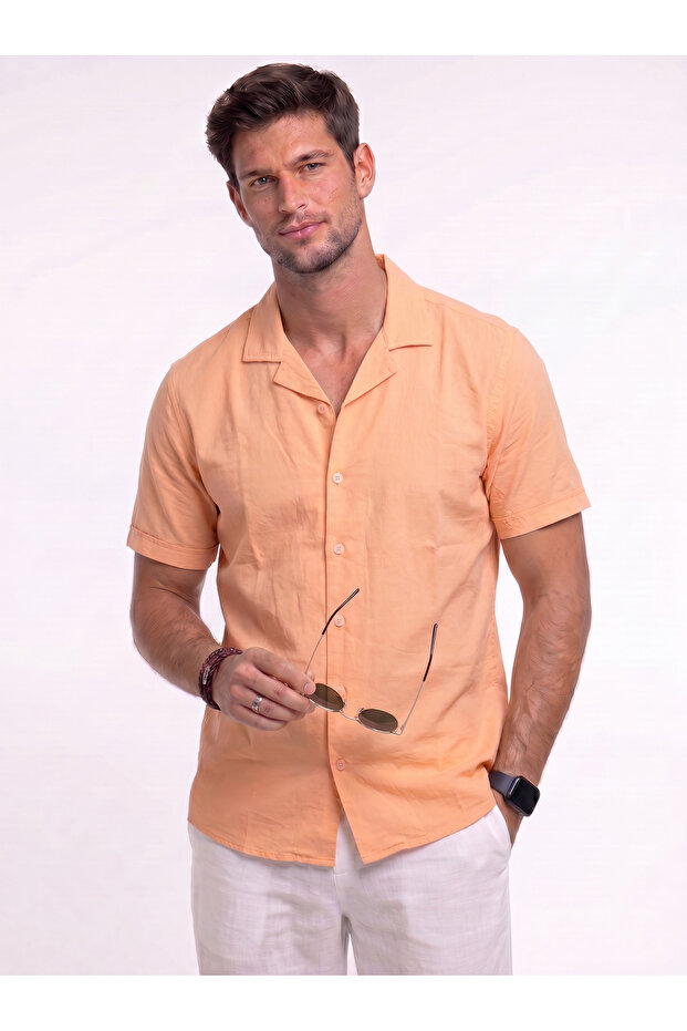 Men’s Solid Short Sleeve Resort Collar Shirt