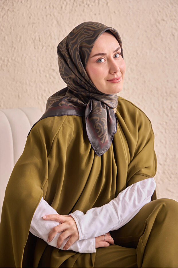 وشاح من الحرير المزخرف بنقشة التويل 11522