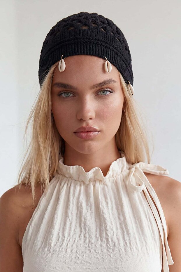 Women's Dark Black Sea Shell Sequin Embroidered Beret Alc-X15549