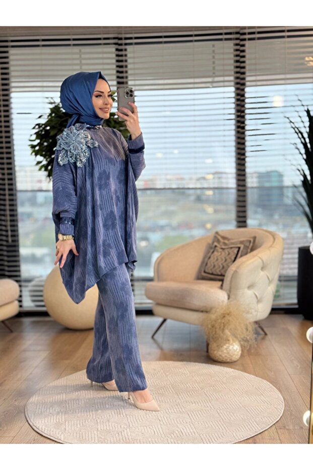 2272 طقم بروش زهرة كبيرة باللون النيلي