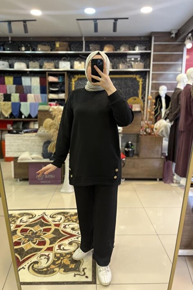 بدلة بنطلون بأزرار مفصلة