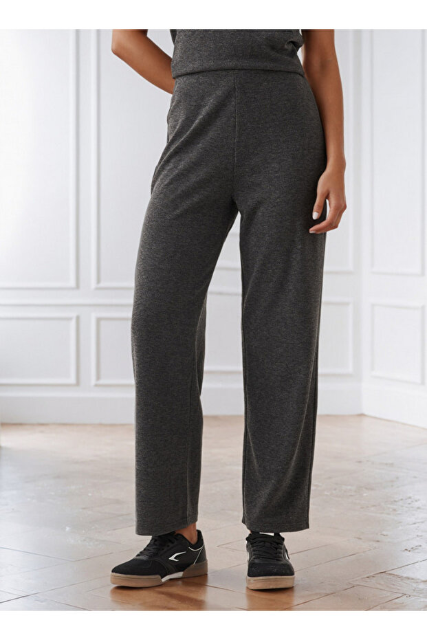 SOLID ELASTICATED WAIST PANT