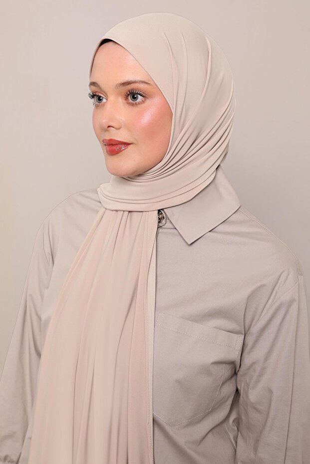 شال جيرسيه فاخر بلون بيج سادة