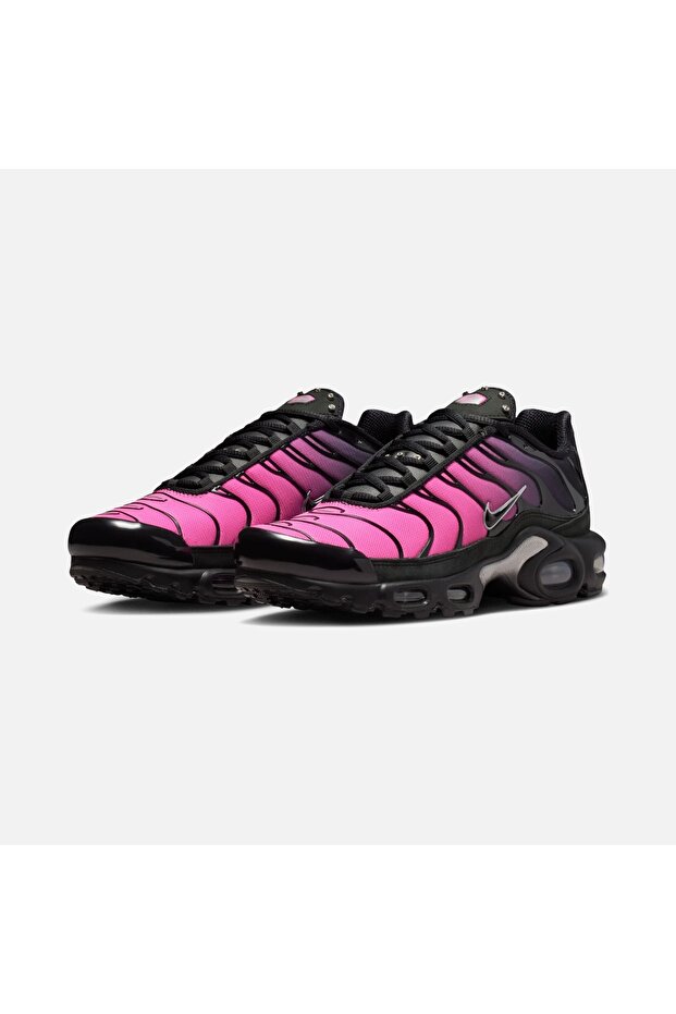 ملابس رياضية من Air Max Plus باللون الأسود غير اللامع