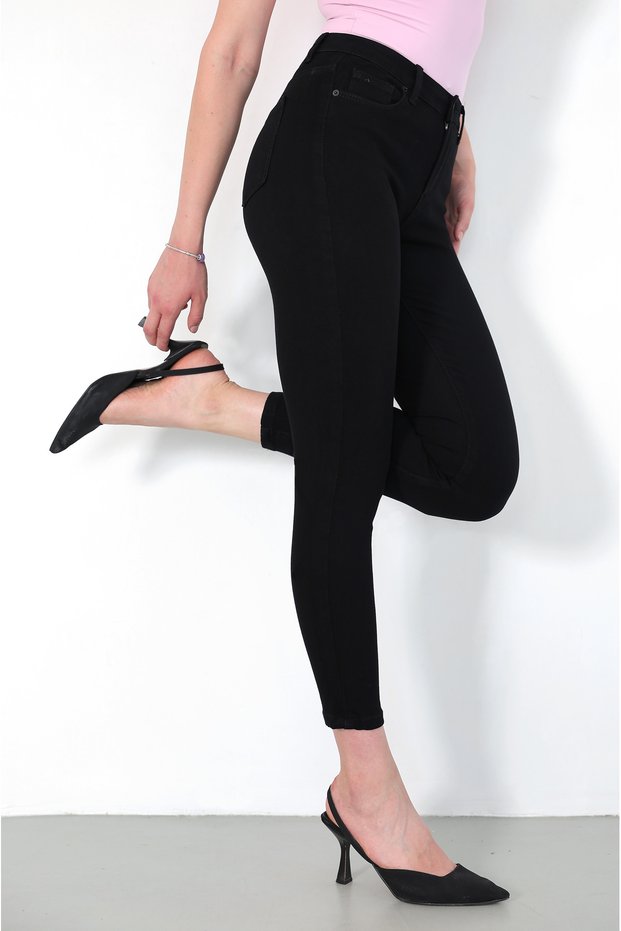 Women's Black Skinny High Waist Narrow Leg Black Denim Jean Pants