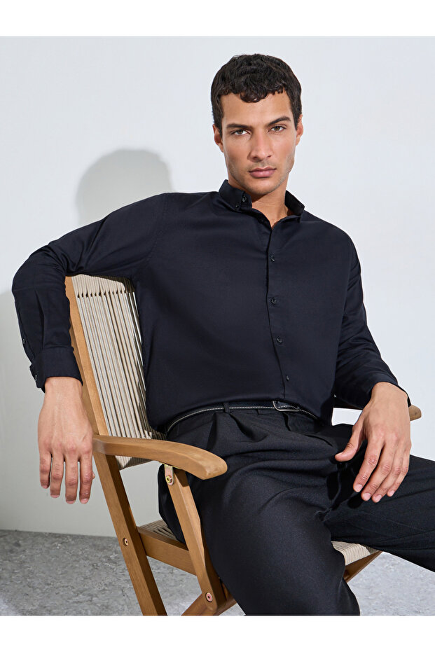 Black Solid Textured Regular Fit Shirt