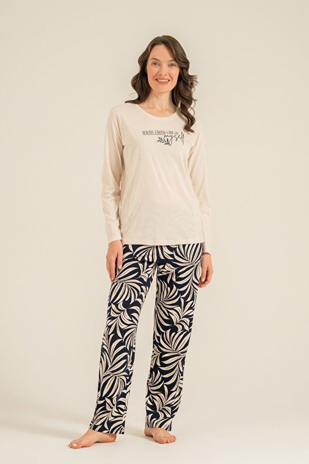 Women's Long Sleeve Leaf Patterned Pajama Set (with Socks as a Gift)