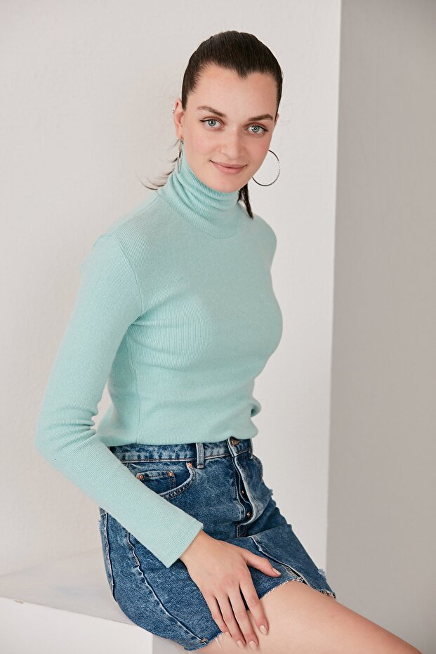 Women's Lycra Turtleneck Knitwear Sweater