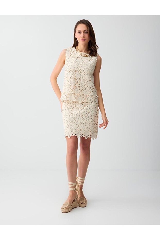 Off-White 100% Cotton High Waist Mini Skirt with Lace Detail