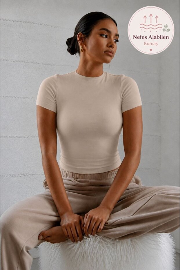 Women's Fitted Cropped T-Shirt