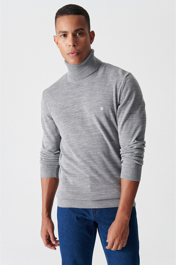 Męski szary sweter Basic E005002 - 3