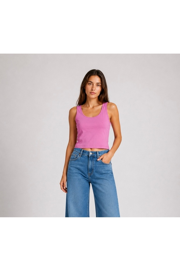 Women's Pink U-Neck Crop Tank Top Stretchy Comfortable Fabric Lightweight Flowy Wide Strap Tank Top