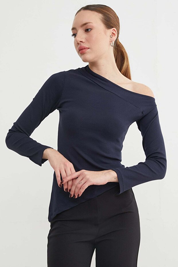 Basic Asymmetric Slit One Shoulder Blouse