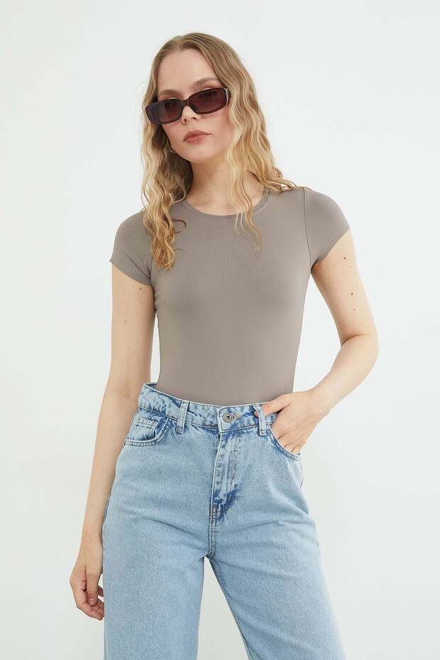 Basic Crew Neck Snap Body