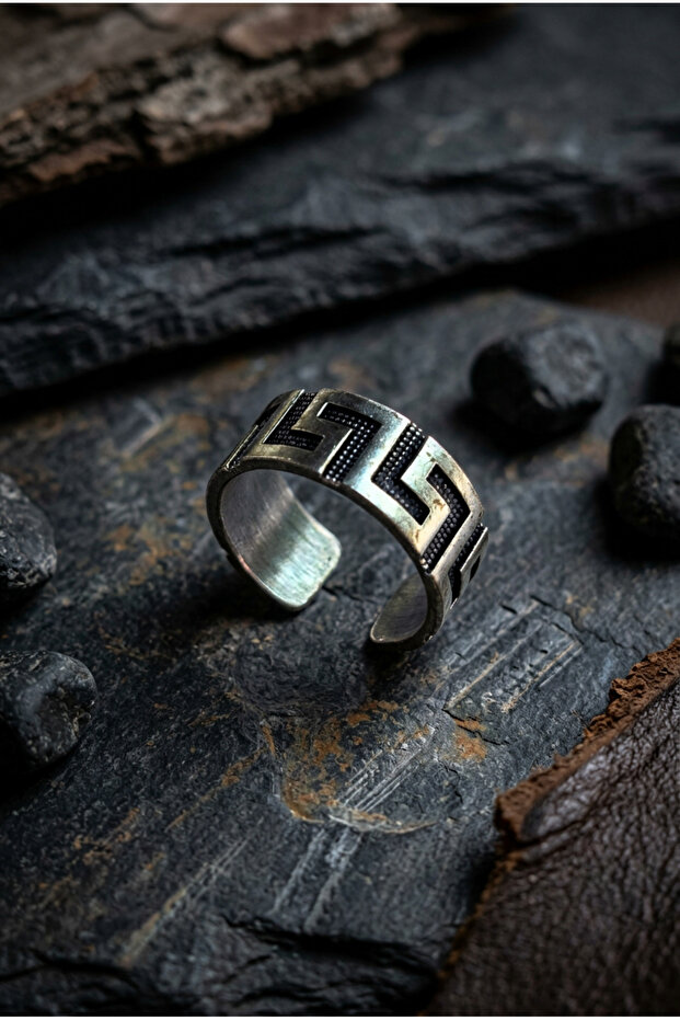 Labyrinth Patterned Special Design Masculine Adjustable Men's Ring