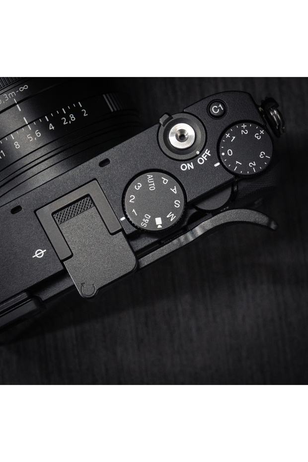 Black Aluminum Metal Hot Shoe Thumb-Up Hotshoe Thumb Up Grip for Sony RX1R3 RX1RM3 RX1R III Camera H