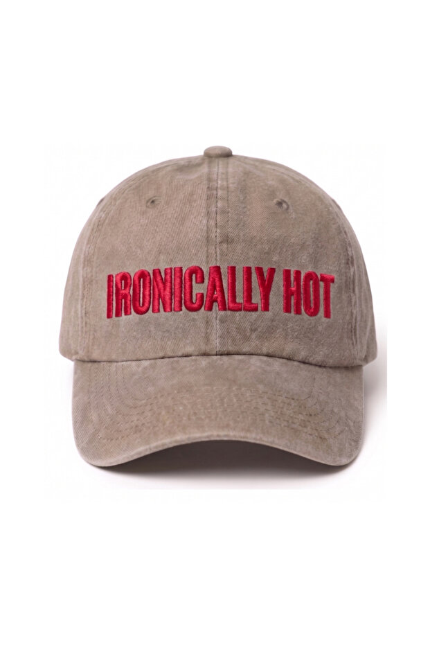 قبعة بيسبول مطرزة قابلة للغسل بتصميم ''IRONICALLY HOT''