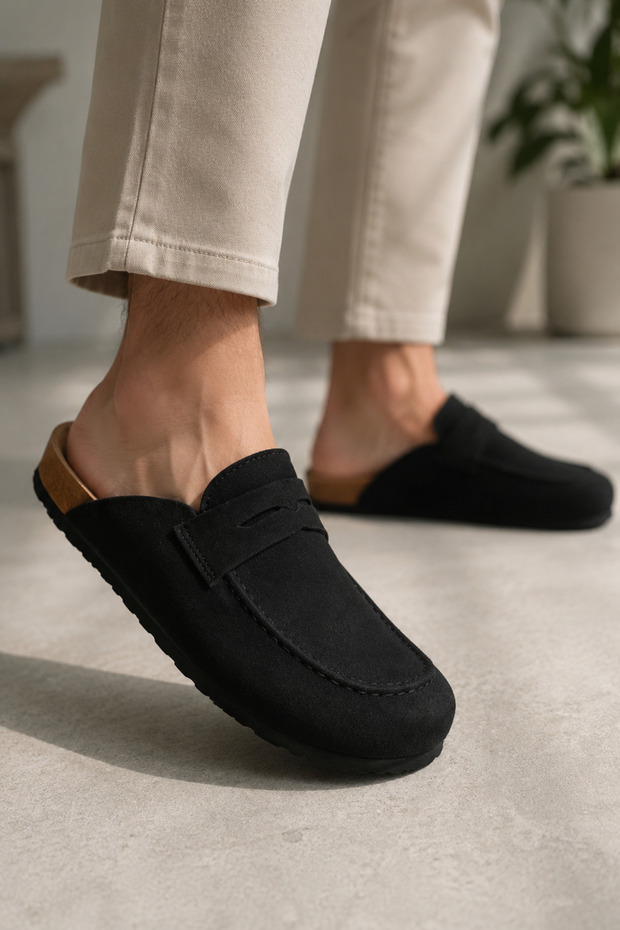 Unisex Suede Sabo Slippers - Luxurious Look