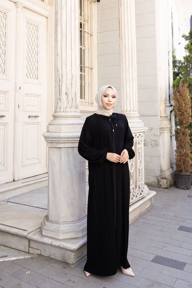فيرايس مرصع بالحجارة