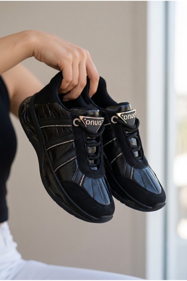 Sports Shoes