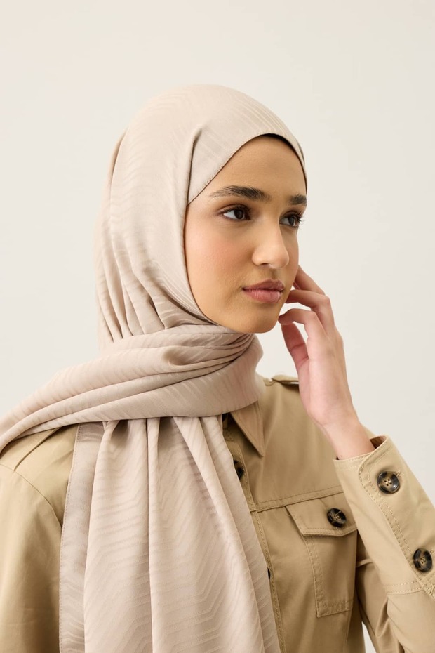Zigzag Pattern Silky Jacquard Shawl - 3