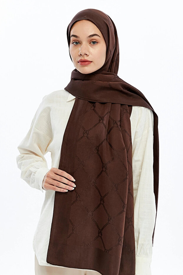 شال بنمط مونوغرام من سلسلة أليا