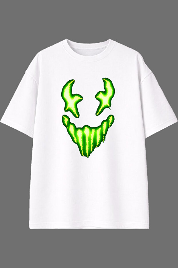 تي شيرت أبيض كبير الحجم بتصميم Green X Face مطبوع من الأمام