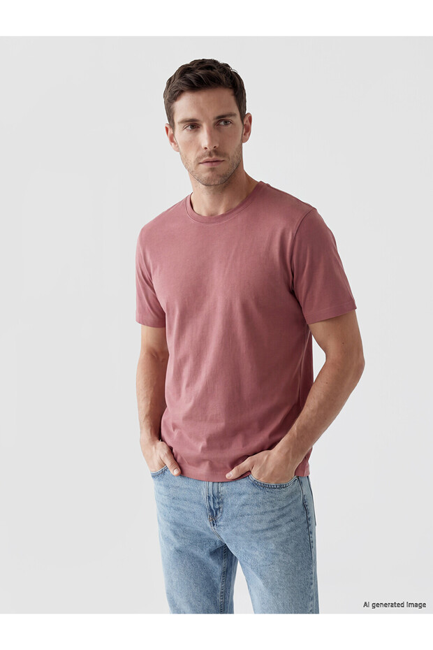 تي شيرت TRENDLUCKY ذو تصميم أساسي من القطن بنسبة 100% ومقاس عادي مع فرق في التصميم