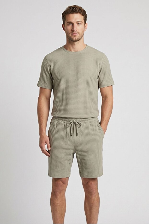 Men's Light Khaki Textured Elastic Waist Lace-Up Shorts