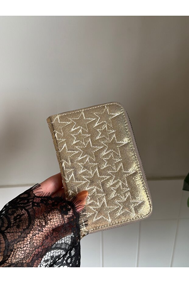 محفظة نسائية لامعة متوسطة الحجم بخياطة على شكل نجمة