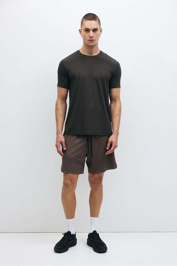 Muscle Fit Sports top with DryMove™