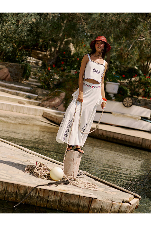 Women's Off-White Ethnic Embroidered Flared Long Skirt