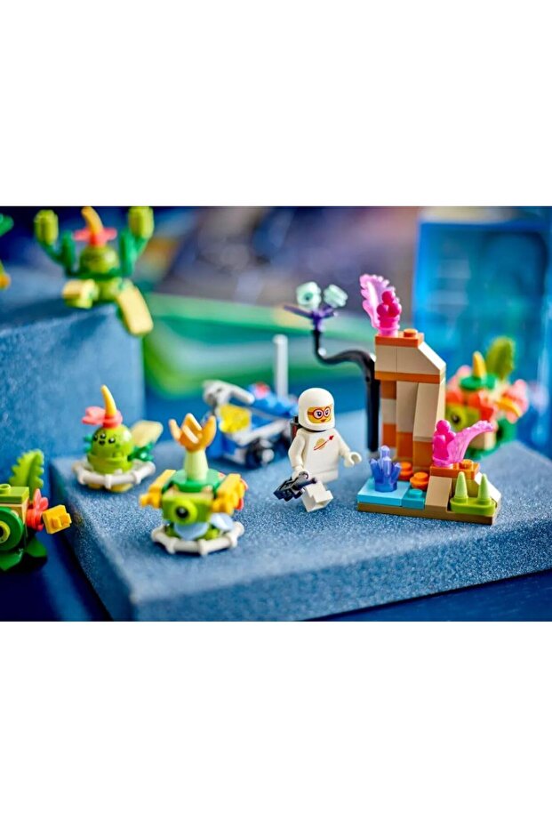 40715 Alien Pack - New. - 5